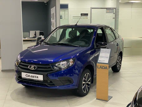 2026 Lada (ВАЗ) Granta I Рестайлинг, синий, 1114000 рублей, вид 3