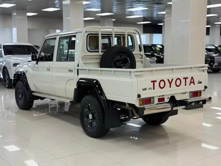 2022 Toyota Land Cruiser 79 70 Series Рестайлинг 1, белый, 7200000 рублей, вид 5