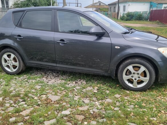 2008 Kia Ceed I, серый, 620000 рублей - вид 1