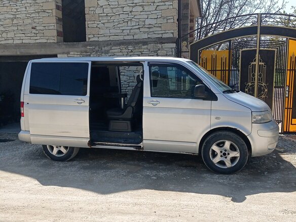 2005 Volkswagen Multivan T5, серый, 1100000 рублей - вид 5