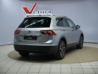 2018 Volkswagen Tiguan II, серебристый, 2370000 рублей, вид 5