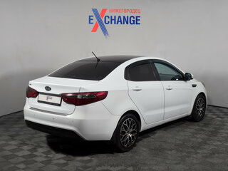 2012 Kia Rio 4-speed III, белый, 709000 рублей, вид 4