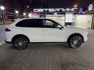 2015 Porsche Cayenne II Рестайлинг (958), белый, 4000000 рублей, вид 3