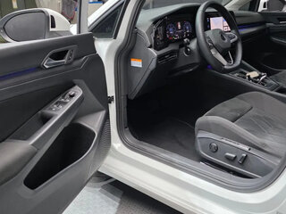 2022 Volkswagen Golf VIII, белый, 2648814 рублей, вид 3