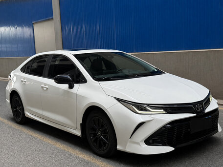 2022 Toyota Corolla XII (E210), белый, 1490000 рублей, вид 4