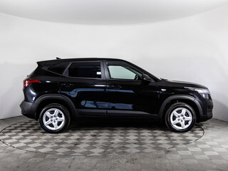 2022 Kia Seltos I, чёрный, 1849000 рублей, вид 4