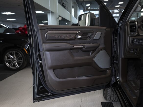 2026 Ram 1500 Crew Cab eTorque V Рестайлинг, чёрный, 12019113 рублей - вид 5
