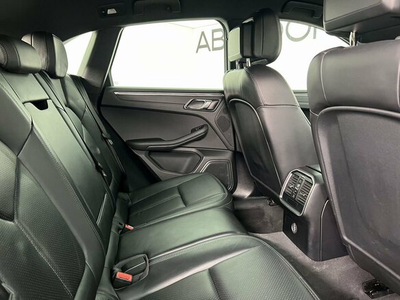 2018 Porsche Macan I, чёрный, 3190000 рублей - вид 12