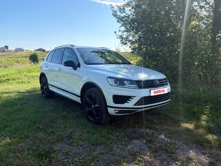 2017 Volkswagen Touareg II Рестайлинг, белый, 3800000 рублей, вид 4