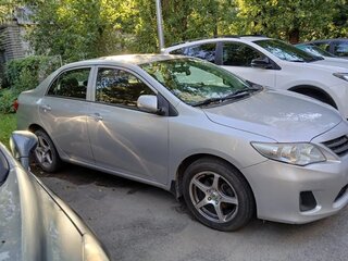 2012 Toyota Corolla X (E140, E150) Рестайлинг, серебристый, 900000 рублей, вид 4