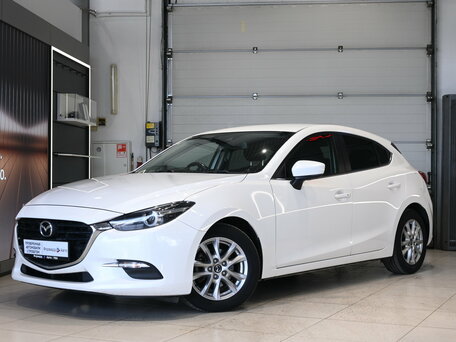 2018 Mazda Axela III Рестайлинг, белый, 1229000 рублей, вид 3