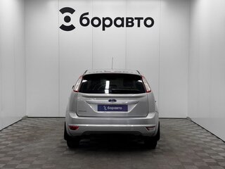 2010 Ford Focus II Рестайлинг, серебристый, 700000 рублей, вид 5