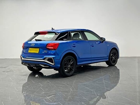 2022 Audi Q2 L 35 TFSI I Рестайлинг, синий, 1660000 рублей - вид 5