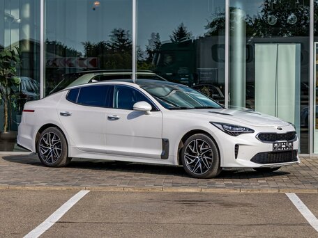 2021 Kia Stinger I, белый, 2335000 рублей, вид 3