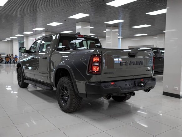 2025 Ram 1500 Crew Cab V Рестайлинг, зелёный, 8490000 рублей - вид 6