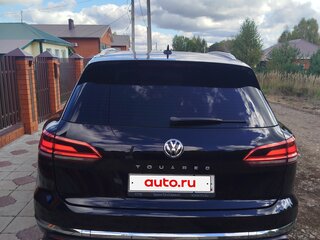 2020 Volkswagen Touareg III, чёрный, 4500000 рублей, вид 5
