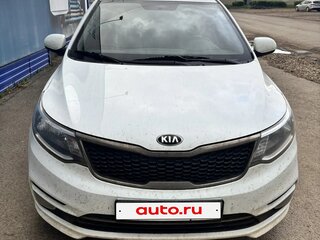 2017 Kia Rio III Рестайлинг, белый, 1200000 рублей, вид 2