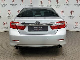 2011 Toyota Camry VII (XV50), серебристый, 1449000 рублей, вид 3