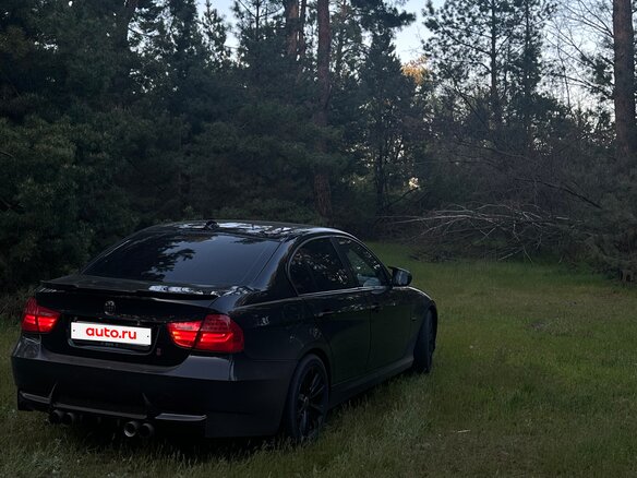 2011 BMW 3 серии 325i V (E90/E91/E92/E93) Рестайлинг, чёрный, 1800000 рублей - вид 4