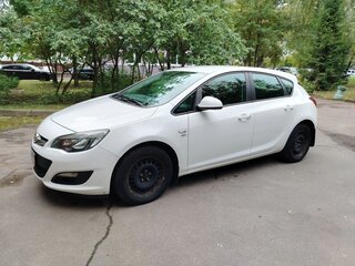 2015 Opel Astra J Рестайлинг, белый, 1270000 рублей, вид 1