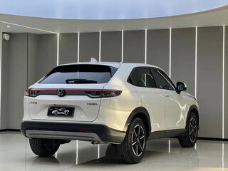 2023 Honda Vezel II, белый, 1376500 рублей, вид 4