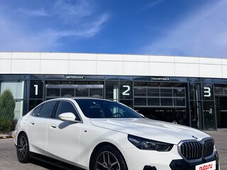 2023 BMW 5 серии 520i VIII (G60/G61/G68), белый, 7000000 рублей, вид 1