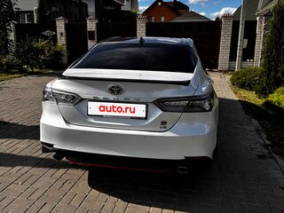 2022 Toyota Camry VIII (XV70) Рестайлинг, белый, 3950000 рублей, вид 4
