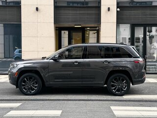2026 Jeep Grand Cherokee V (WL) Рестайлинг, серый, 9990000 рублей, вид 3