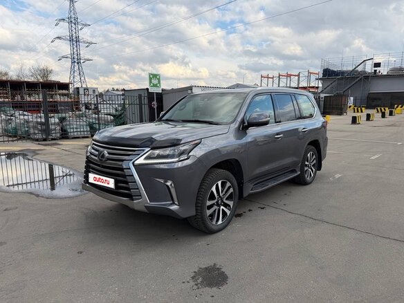 2017 Lexus LX 570 III Рестайлинг 2, серый, 5380000 рублей