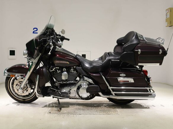 2005 Harley-Davidson Electra Glide, красный, 685000 рублей