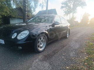 2003 Mercedes-Benz E-Класс 220 III (W211, S211), чёрный, 600000 рублей, вид 2