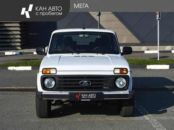 2024 Lada (ВАЗ) Niva Legend I, белый, 830000 рублей - вид 2