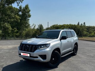 2018 Toyota Land Cruiser Prado 150 Series Рестайлинг 2, серебристый, 5800000 рублей, вид 1