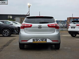 2014 Kia Rio 6-speed III, серебристый, 670000 рублей, вид 4