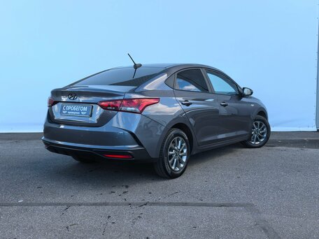 2021 Hyundai Solaris II Рестайлинг, серый, 1530000 рублей, вид 4