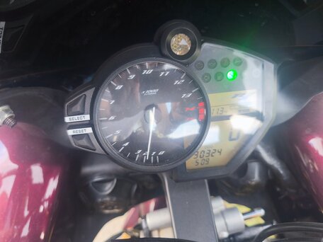 2010 Yamaha YZF-R1, красный, 750000 рублей, вид 4