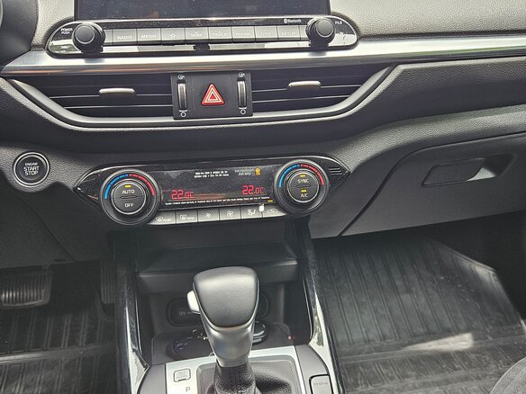 2021 Kia Cerato IV, серый, 2350000 рублей - вид 6