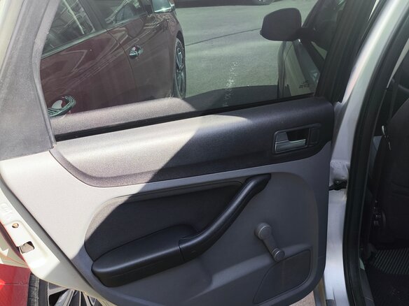 2010 Ford Focus II Рестайлинг, серебристый, 430000 рублей - вид 8