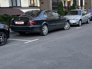 2005 Mercedes-Benz E-Класс 320 III (W211, S211), чёрный, 1200000 рублей, вид 3
