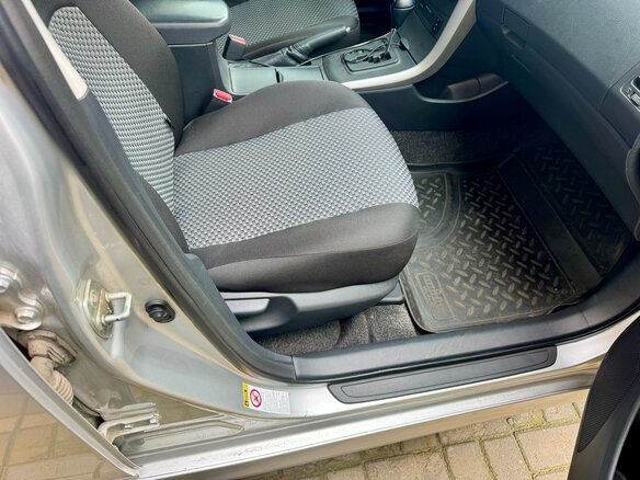 2011 Toyota Corolla X (E140, E150) Рестайлинг, серебристый - вид 32