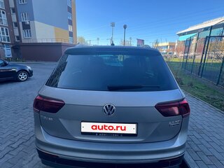 2018 Volkswagen Tiguan II, серебристый, 2899999 рублей, вид 2