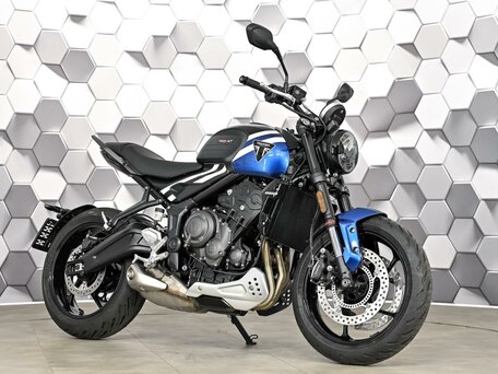 2026 Triumph Trident 660, чёрный, 1049000 рублей, вид 1