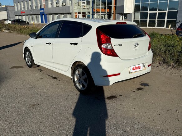 2014 Hyundai Solaris I, белый, 710000 рублей - вид 6