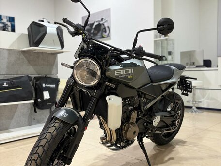 2026 Husqvarna Svartpilen 801, серый, 1350000 рублей, вид 1