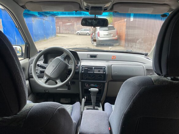 1997 Mitsubishi Space Runner I, синий, 325000 рублей - вид 2