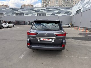 2017 Lexus LX 570 III Рестайлинг 2, серый, 5380000 рублей, вид 4