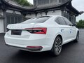 2023 Skoda Superb III Рестайлинг, белый, 2350000 рублей - вид 4