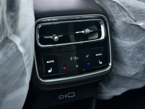 2026 Geely Monjaro (Xingyue L) I Рестайлинг 2 (China Market), зелёный, 4190000 рублей - вид 14