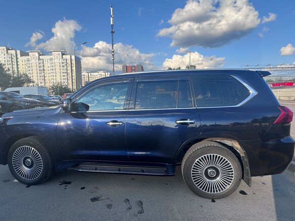 2019 Lexus LX 570 III Рестайлинг 2, синий, 8975000 рублей - вид 14