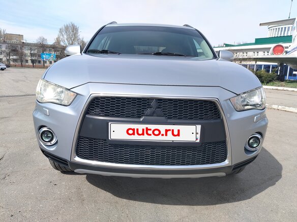 2012 Mitsubishi Outlander II Рестайлинг, серебристый, 1580000 рублей - вид 1